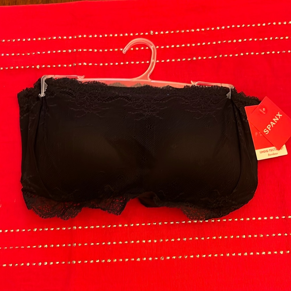 SPANX BRAND NEW STRAPLESS BANDEAU BRA SIZE M